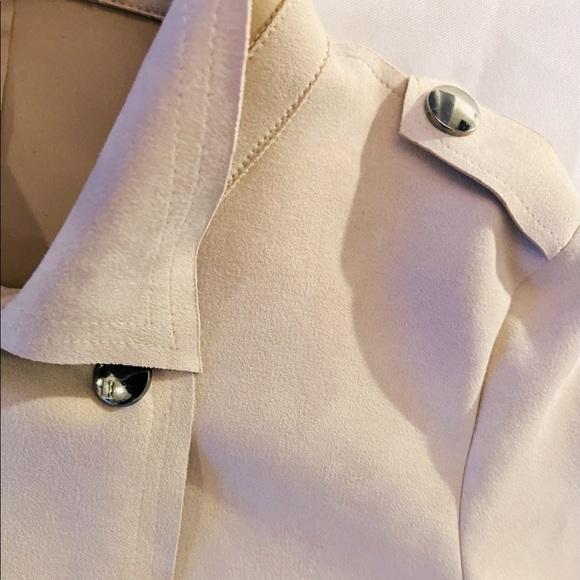 ⭐️SOFY⭐️BEIGE CONVERTIBLE/3 STYLES IN 1 FAUX SUEDE VEST/TRENCH COAT - Picture 9 of 16